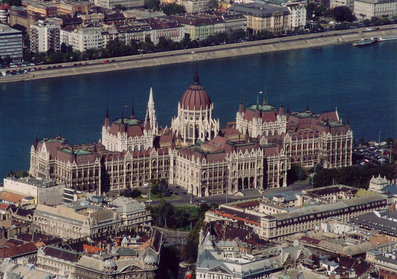 az_orszaghaz_25565_3408771
